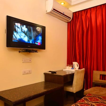 Hotel Shanti Palace West Patel Nagar Új-Delhi Kültér fotó