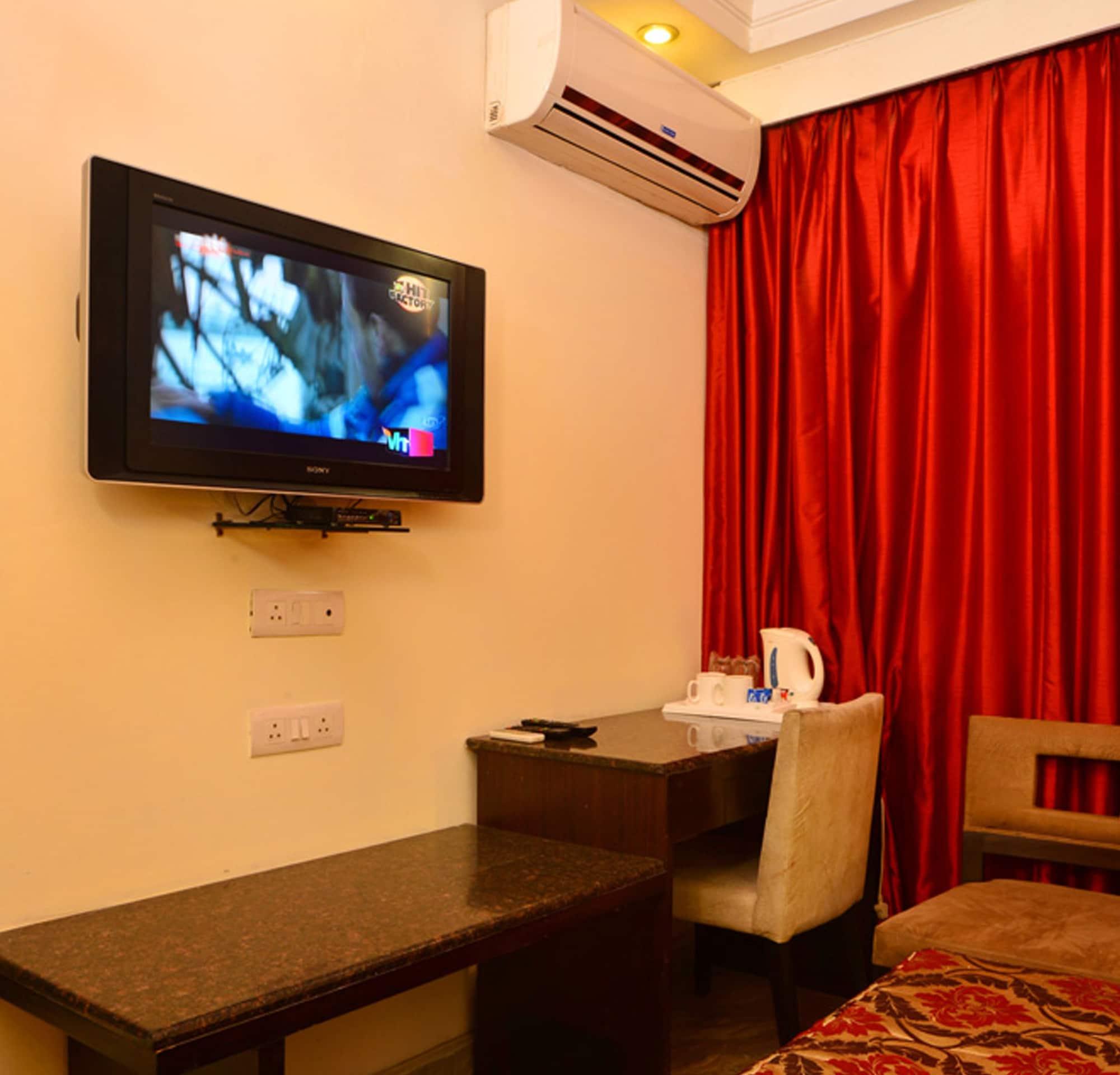 Hotel Shanti Palace West Patel Nagar Új-Delhi Kültér fotó