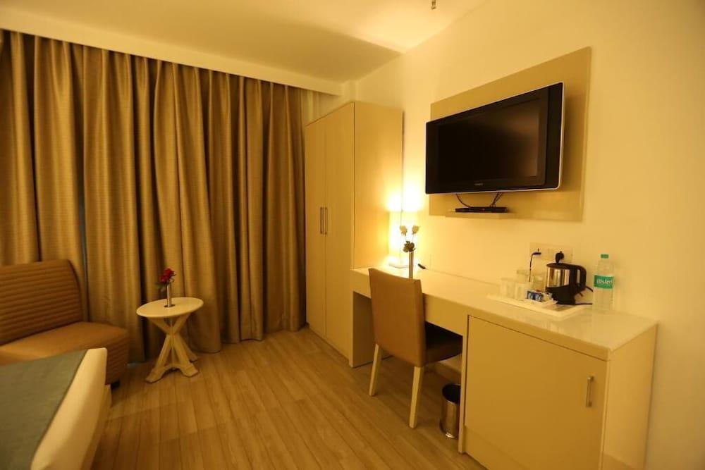 Hotel Shanti Palace West Patel Nagar Új-Delhi Kültér fotó