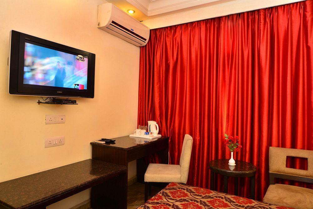 Hotel Shanti Palace West Patel Nagar Új-Delhi Kültér fotó