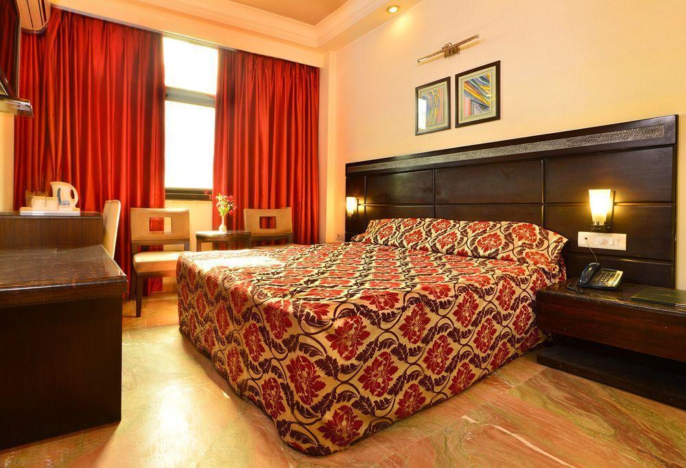 Hotel Shanti Palace West Patel Nagar Új-Delhi Kültér fotó