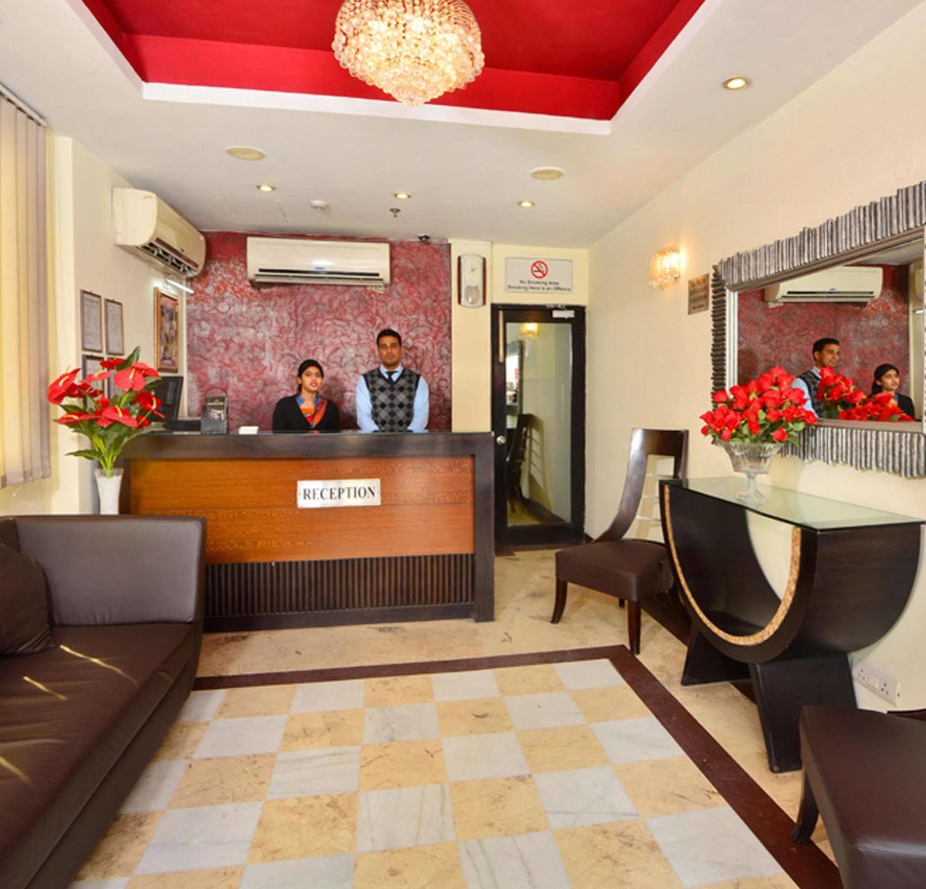 Hotel Shanti Palace West Patel Nagar Új-Delhi Kültér fotó